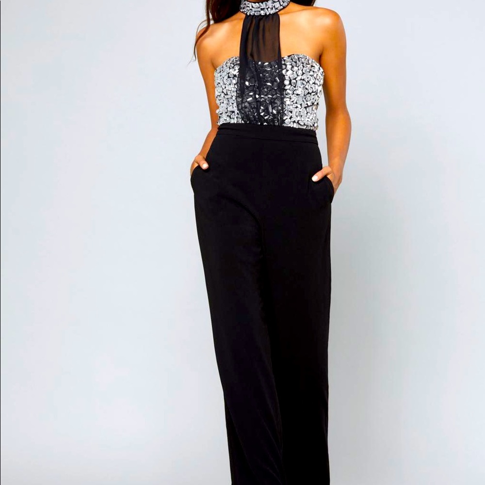Elegant Jumpsuit for Christmas 🎄